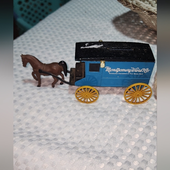 MONTGOMERY WARD EUC VINTAGE HORSE & WAGON DIE CAST BANK - Picture 1 of 6